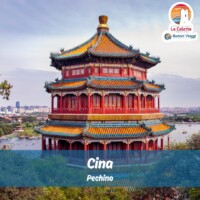 Fai un tuffo nel cuore della Cina: a Pechino ogni angolo nasconde millenni di storia 🏯

Pechino è una metropoli che conserva il fascino dei suoi antichi Hutong accanto ai grattacieli moderni. Qui potrai visitare la storica Piazza Tienanmen, ammirare la maestosità della Città Proibita e percorrere tratti della Grande Muraglia, una delle meraviglie del mondo!

La Caletta e Budoni Viaggi organizzano un imperdibile tour in Cina:

✈️ Prossima partenza
Cina Margherita
Dal 10 al 20 novembre
A partire da € 3.200 incluso di: iscrizione, tasse aeroportuali, sistemazione in hotel 4* e guida dalla Sardegna
Con volo da Olbia o Cagliari

Per maggiori info inviaci un messaggio o visita il nostro sito al link in bio 👆🏻​

#cina #chinatravel #travel #pechino #lacalettaviaggi